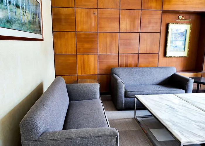 Hotel Pearl Lane 2*